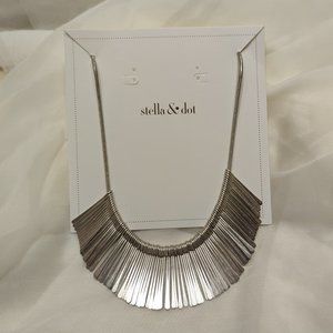 Stella and Dot Essential Fringe necklace-silver